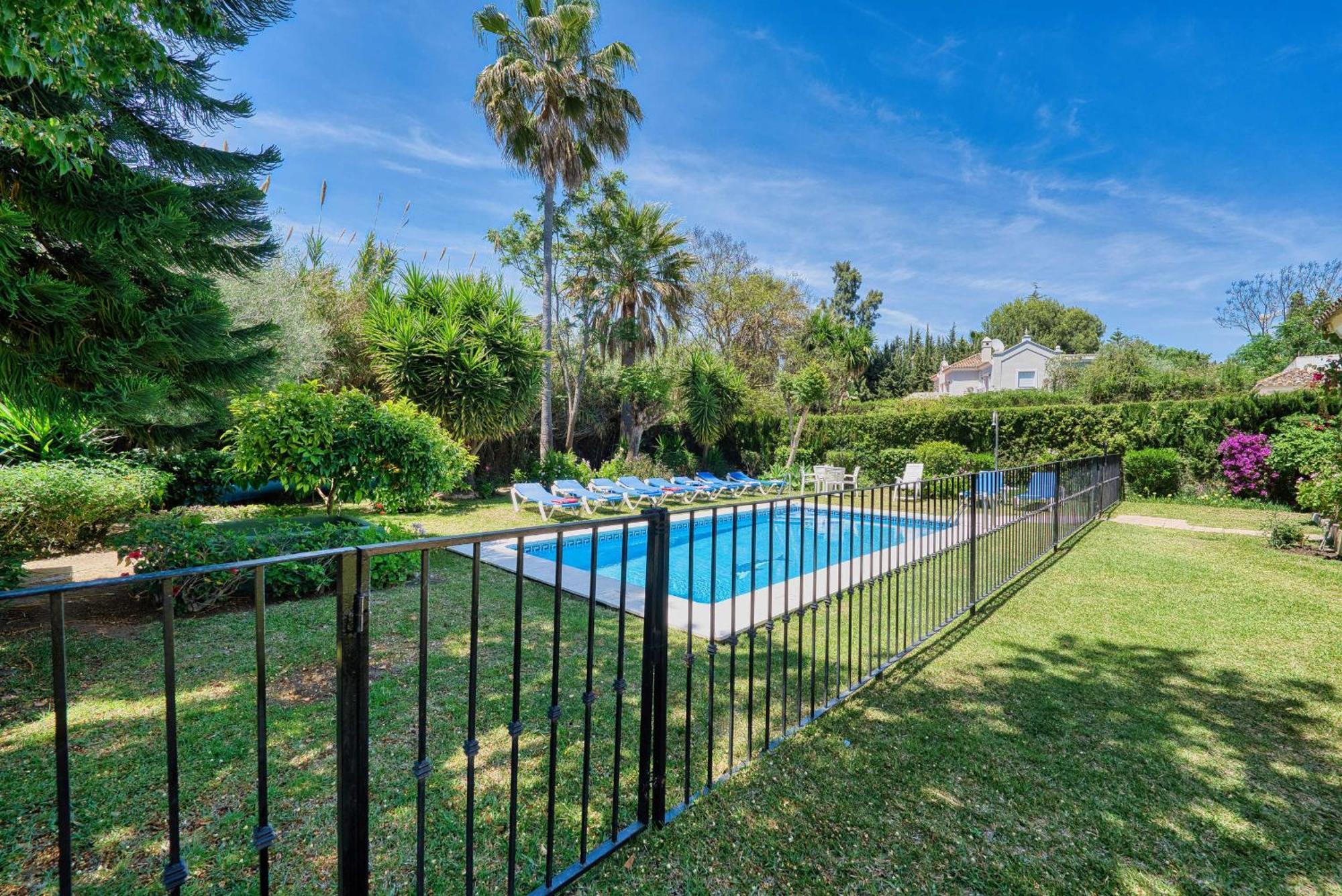 1106 Marbella Large Family Villa Estepona Esterno foto